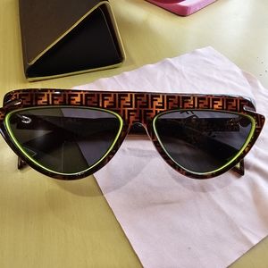 BRAND NEW FENDI RUNWAY SUNGLASSES